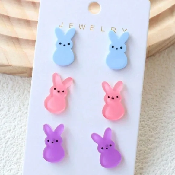 NWOT one pack of peep earrings - Picture 3 of 3